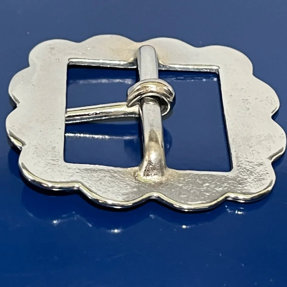 Silver Metal Scallop Edges Belt Buckle Vintage 90s 00s Y2K Womens 2.75” X 2.5”